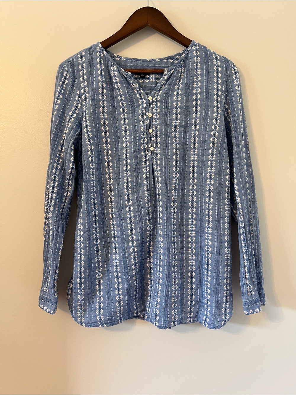 Talbots Chambray Blue Blouse Embroidered Size M Cottagecore 100% Cotton